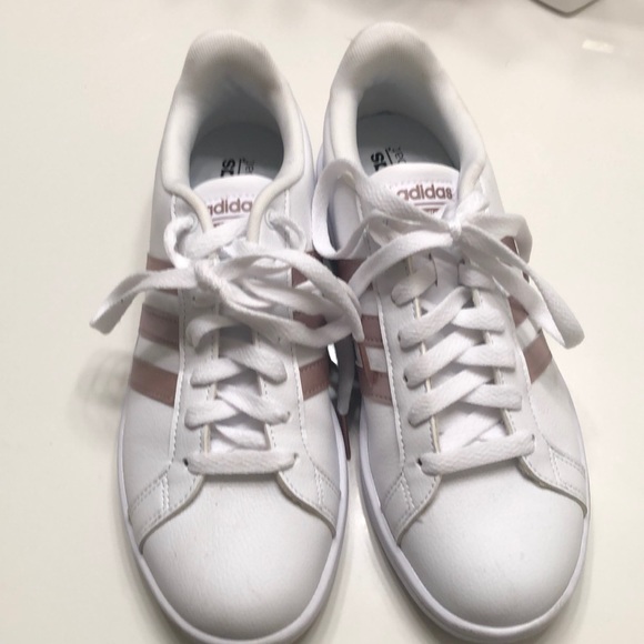 adidas advantage stripe rose gold